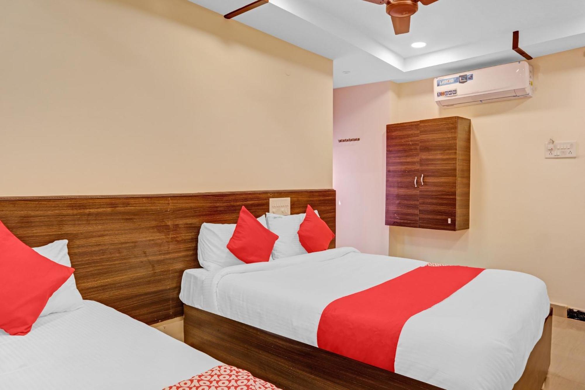 Super Hotel O Ramya Inn 와랑갈 외부 사진