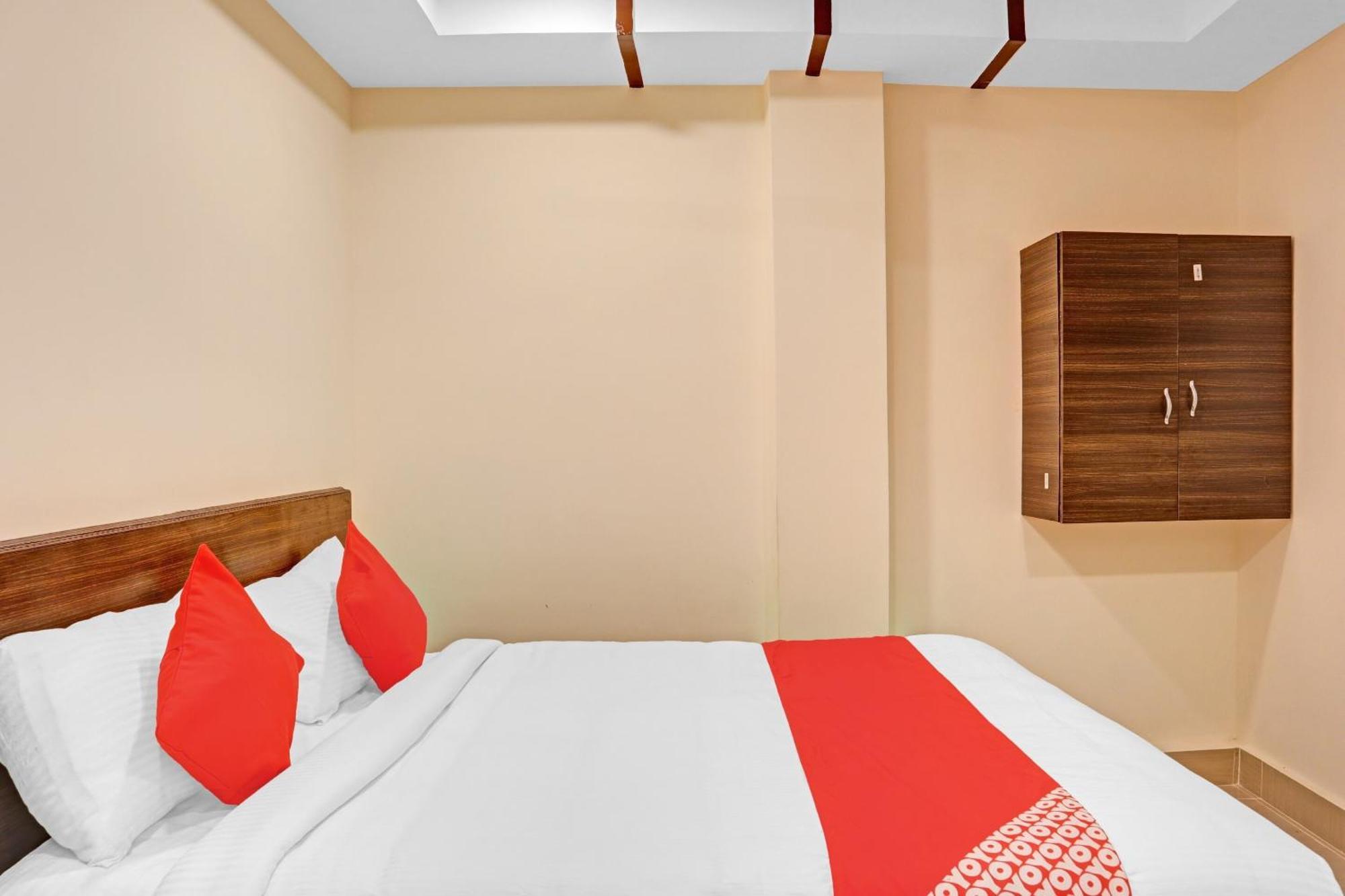 Super Hotel O Ramya Inn 와랑갈 외부 사진